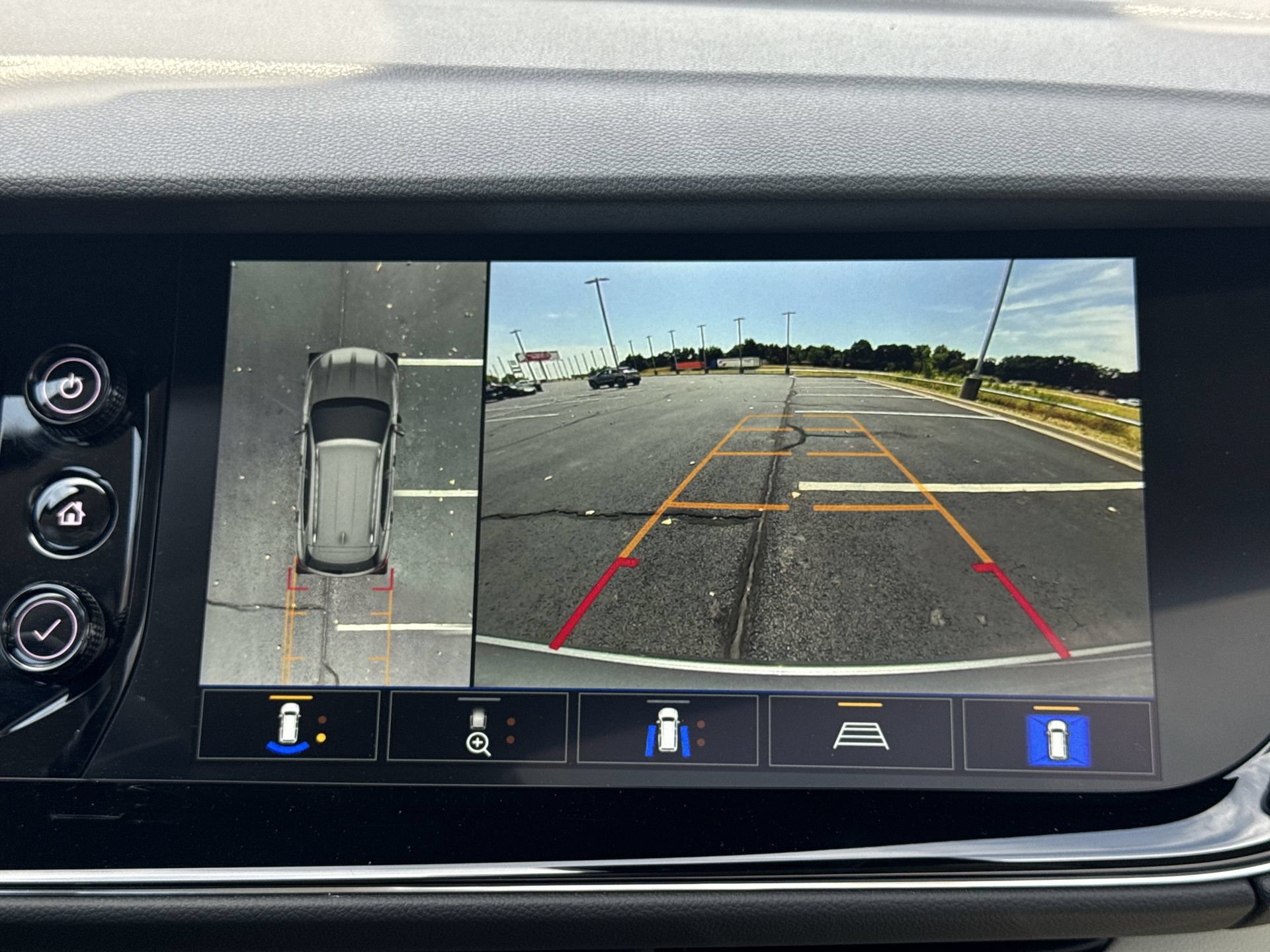 Certified 2023 Buick Envision Avenir AWD/4WD image 17