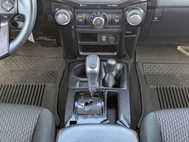 Used 2018 Toyota 4Runner TRD Off-Road AWD/4WD image 18