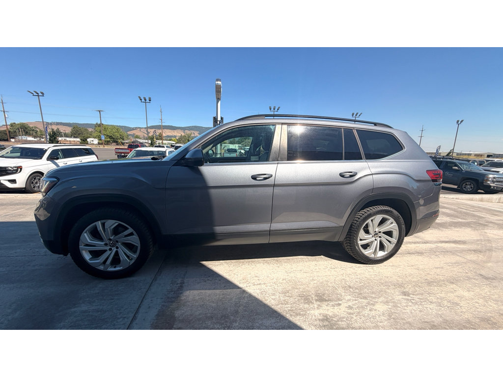 Used 2021 Volkswagen Atlas SE FWD image 2