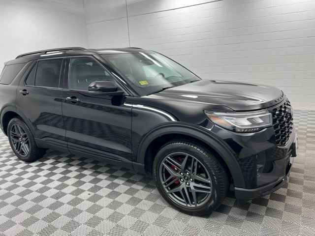 Used 2025 Ford Explorer ST-Line w/ Premium Package AWD/4WD image 4