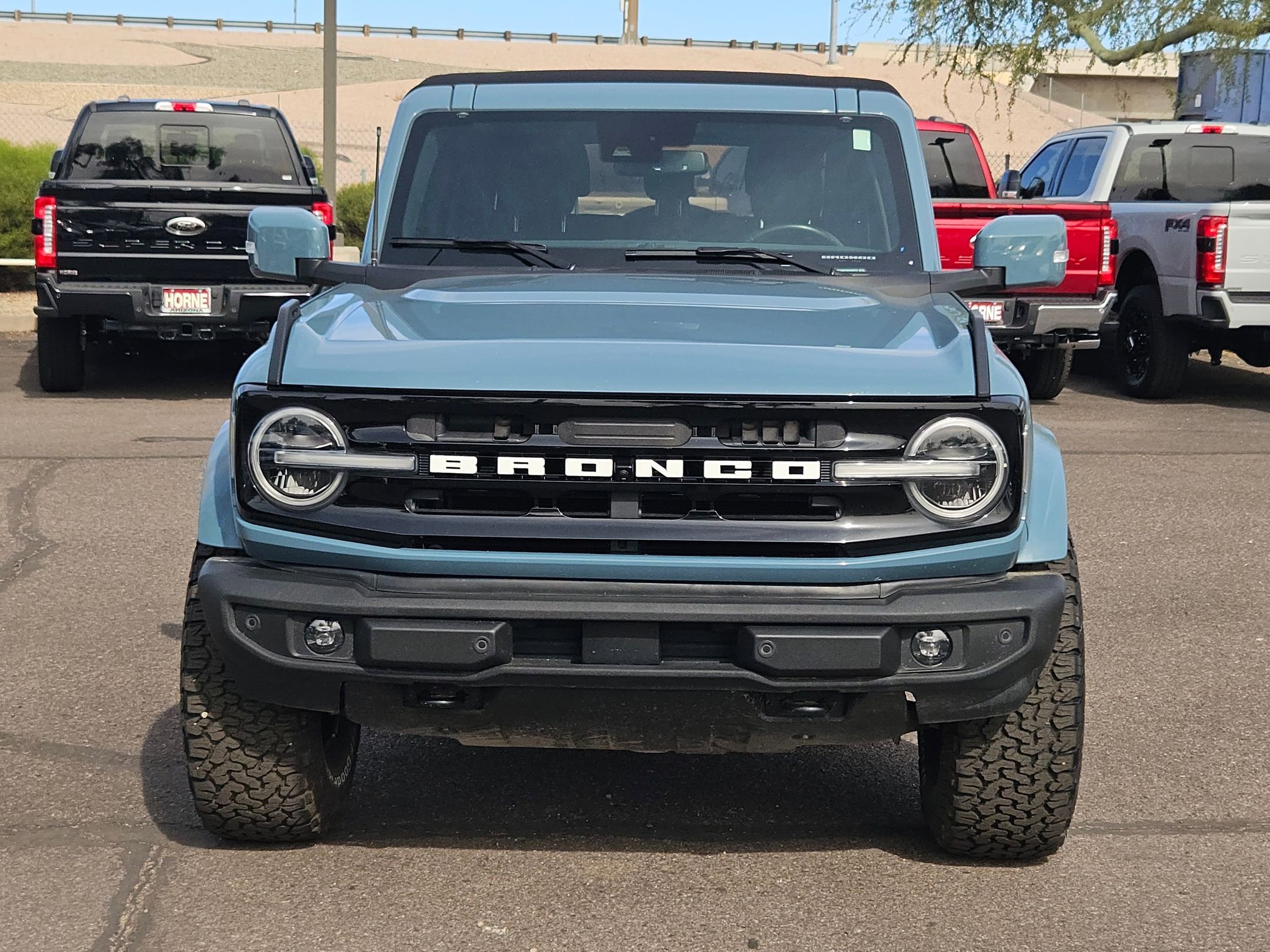 Used 2022 Ford Bronco Outer Banks image 2