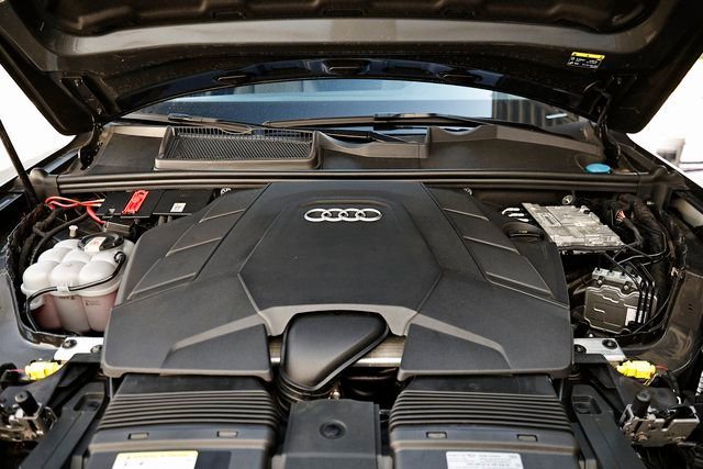 Used 2025 Audi Q7 3.0T Premium w/ Convenience Package image 31