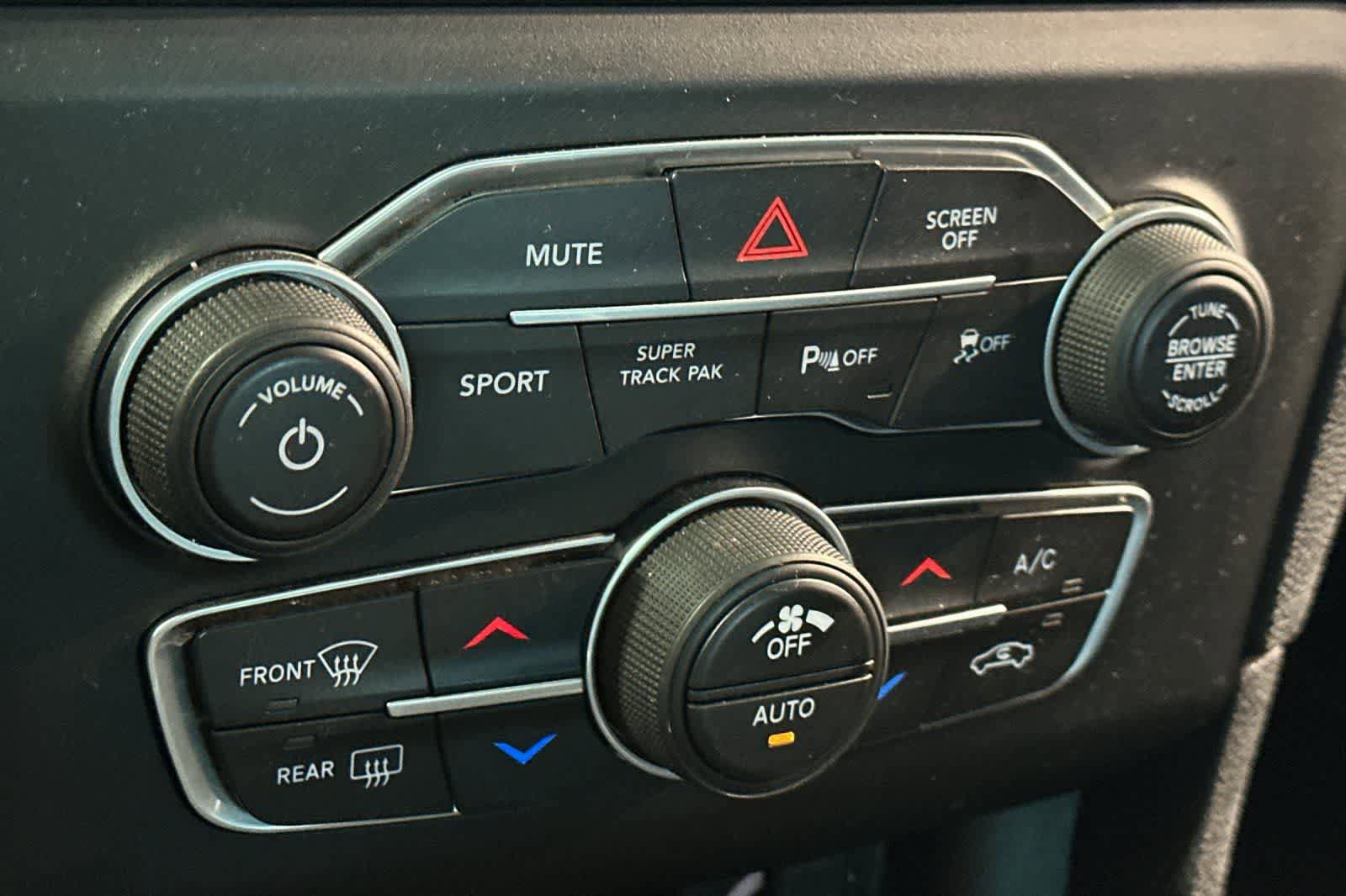 Used 2018 Dodge Charger R/T Scat Pack image 21