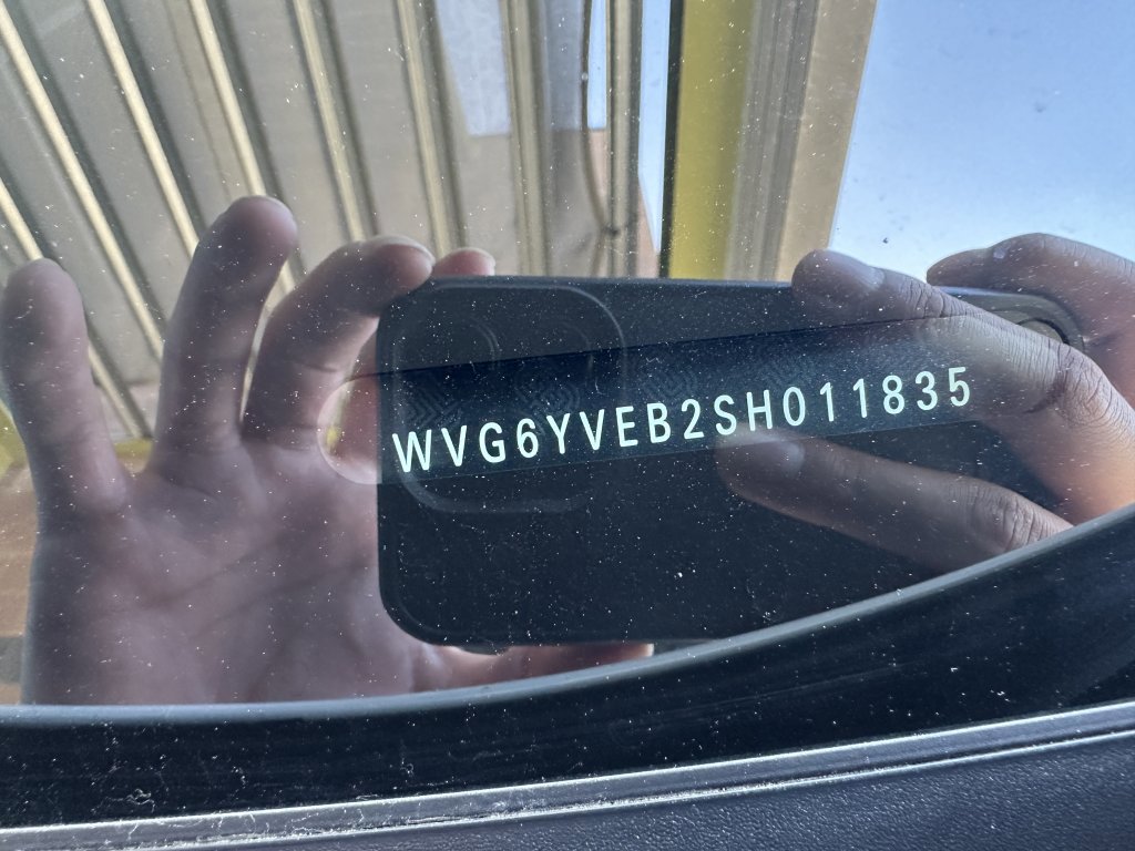 Used 2025 Volkswagen ID. Buzz 1st Edition AWD/4WD image 44