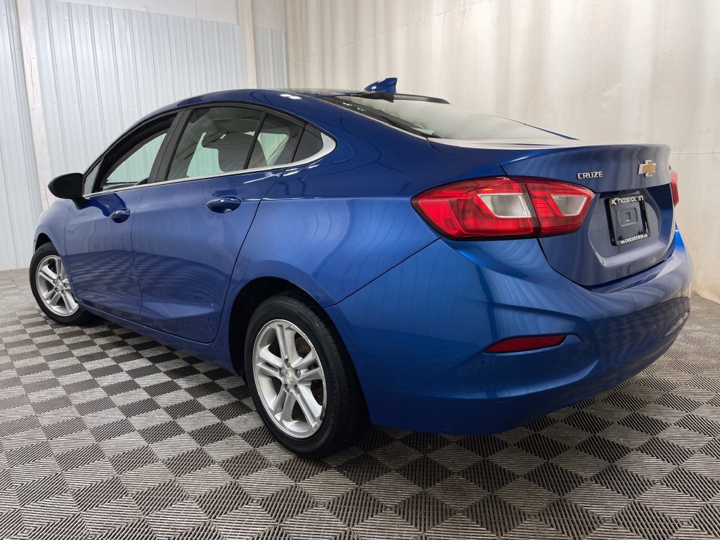 Used 2018 Chevrolet Cruze LT w/ Convenience Package FWD image 13
