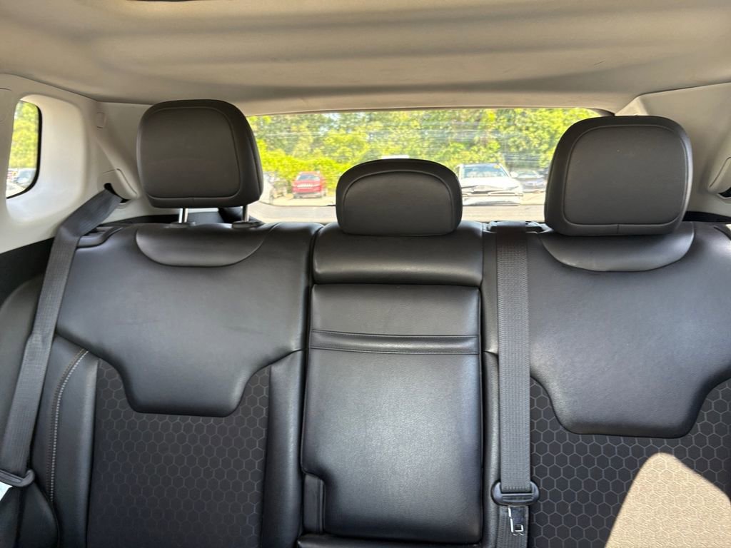 Used 2018 Jeep Compass Latitude w/ Popular Equipment Group AWD/4WD image 23