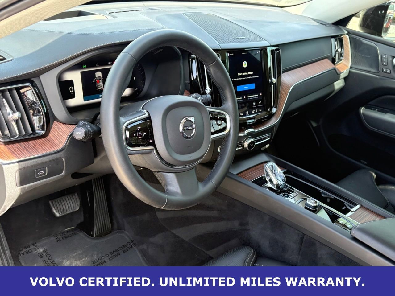 Certified 2023 Volvo XC60 B5 Ultimate w/ Climate Package image 15