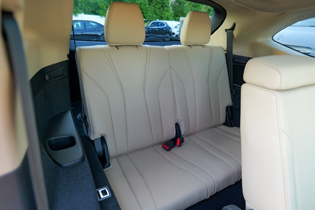 Used 2023 Acura MDX SH-AWD image 34