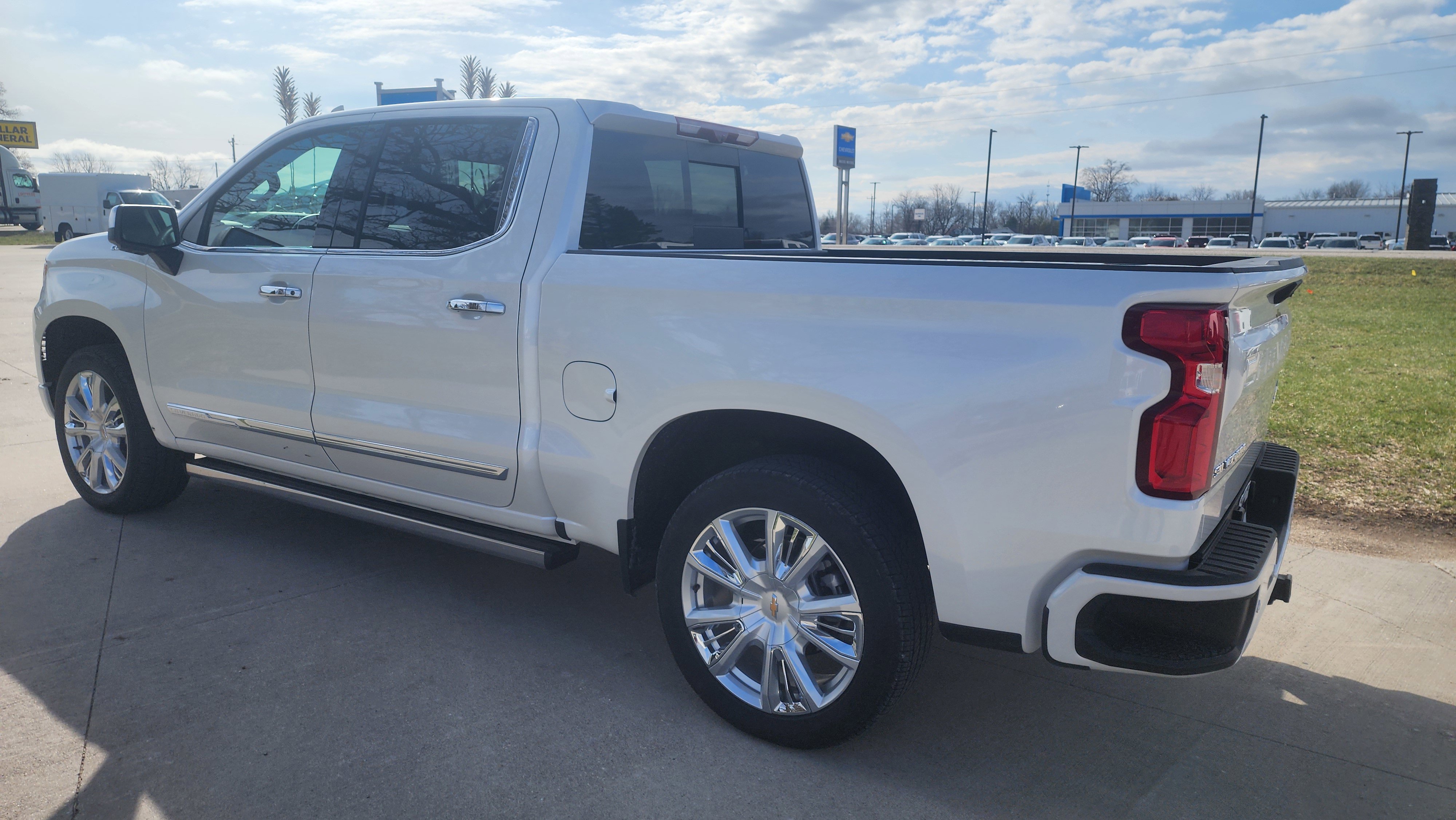 Used 2025 Chevrolet Silverado 1500 High Country image 6