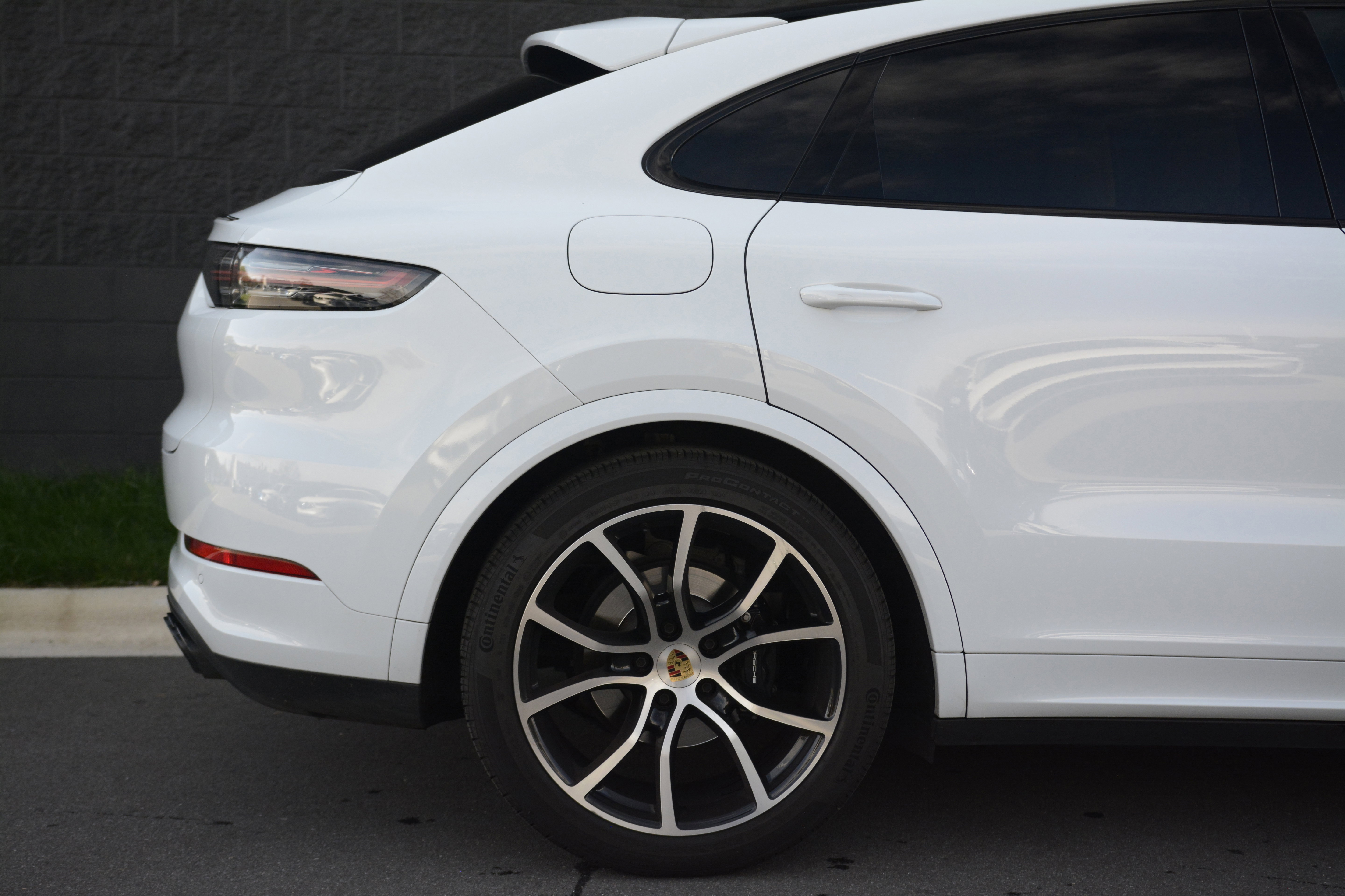 Certified 2023 Porsche Cayenne S Platinum image 41