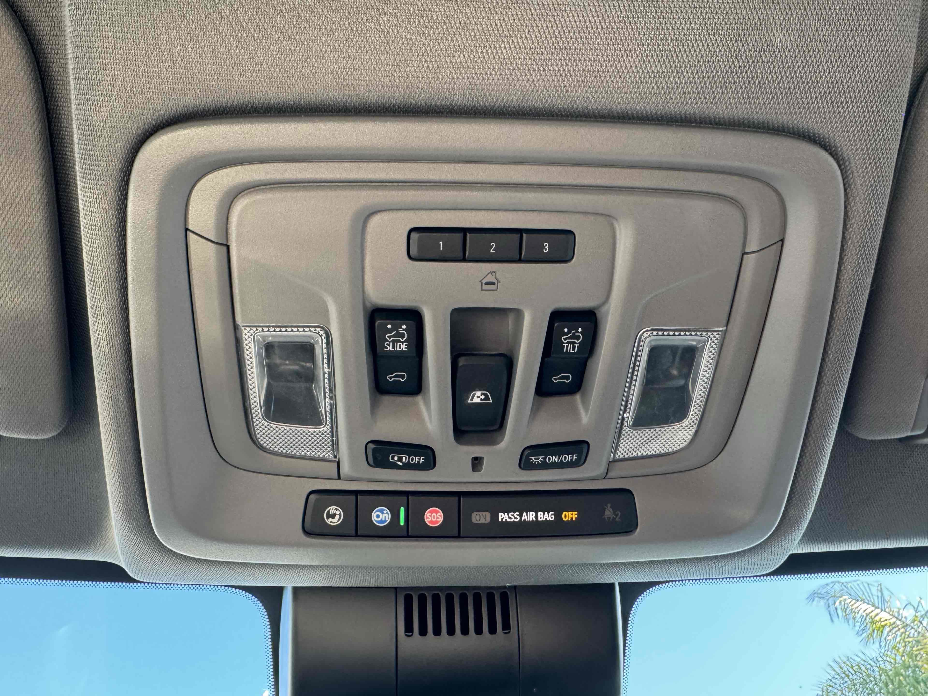 Used 2022 Chevrolet Silverado 1500 LTZ AWD/4WD image 37