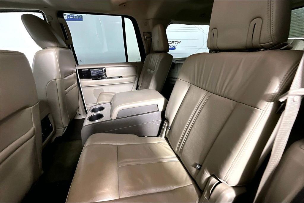 Used 2016 Lincoln Navigator Select image 21