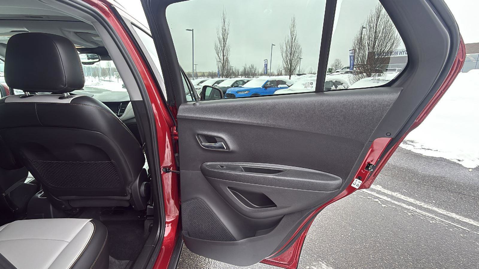 Used 2020 Chevrolet Trax Premier image 18