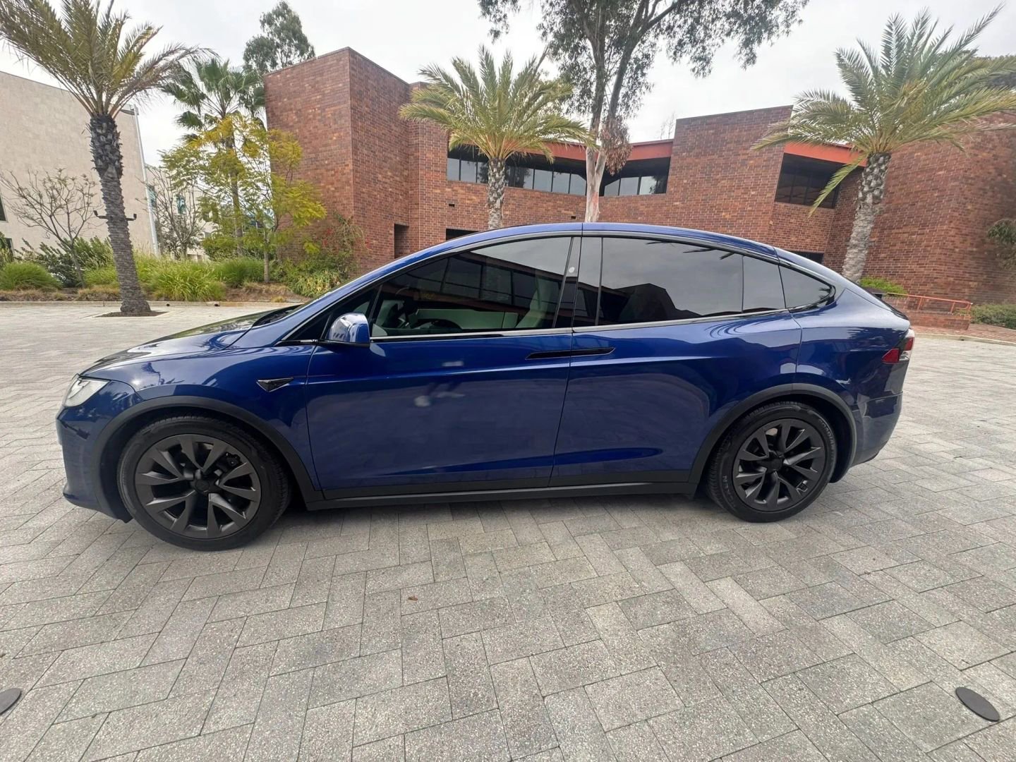 Used 2021 Tesla Model X Long Range image 48