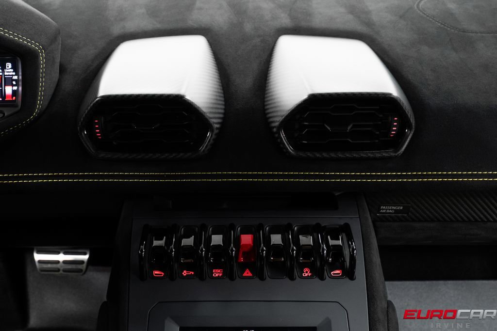 Used 2022 Lamborghini Huracan STO RWD image 33