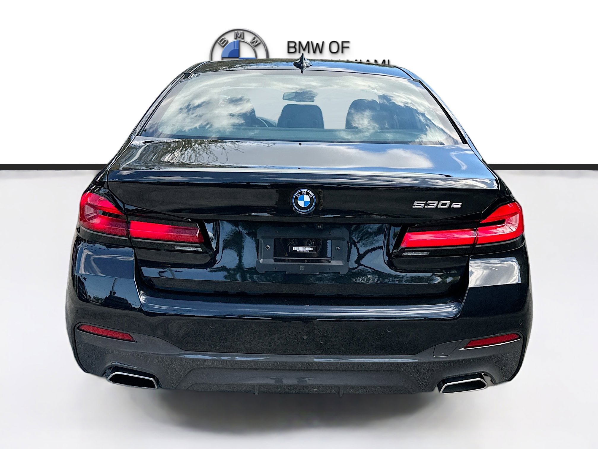 Certified 2023 BMW 530e w/ M Sport Package image 6