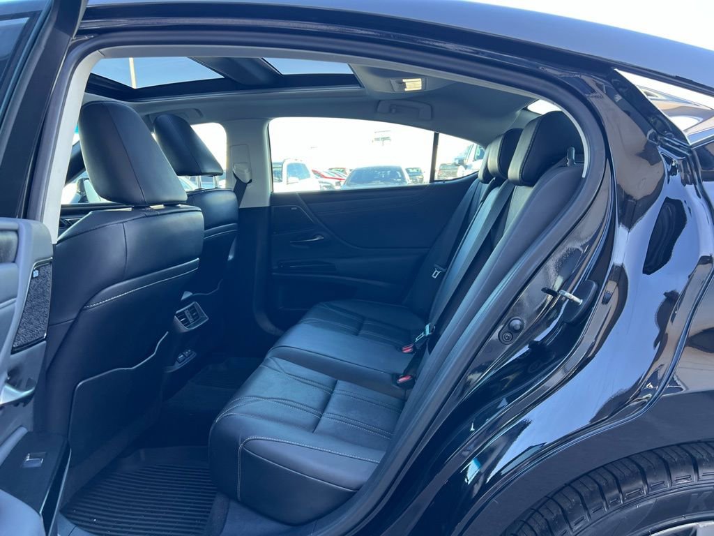 Used 2024 Lexus ES 350 Luxury w/ Accessory Package (Z2) image 21