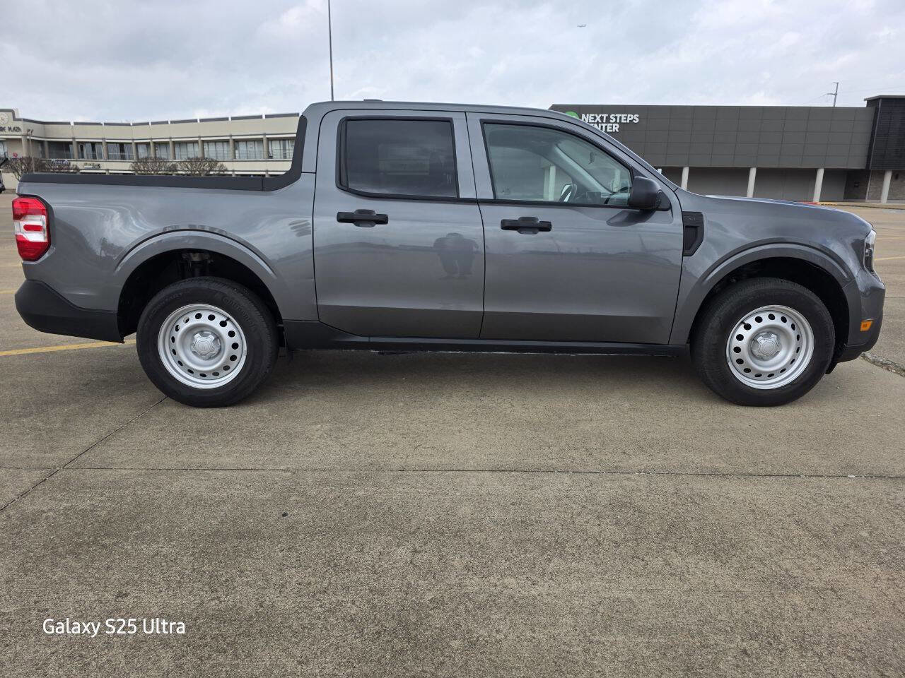 Used 2025 Ford Maverick XL w/ Equipment Group 102A image 9