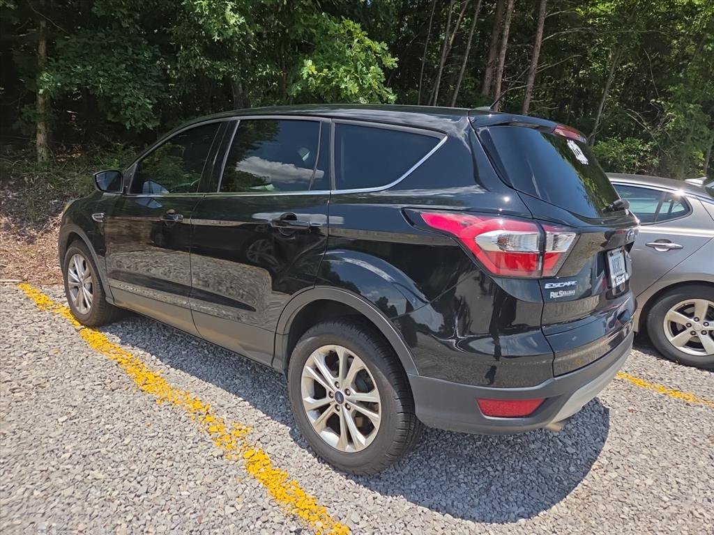 Used 2017 Ford Escape SE w/ SE Cold Weather Package FWD image 5