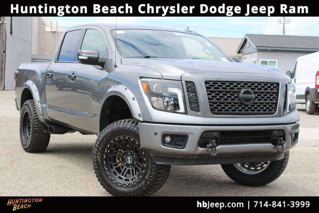 Used 2018 Nissan Titan SV w/ SV Convenience Package RWD image 1