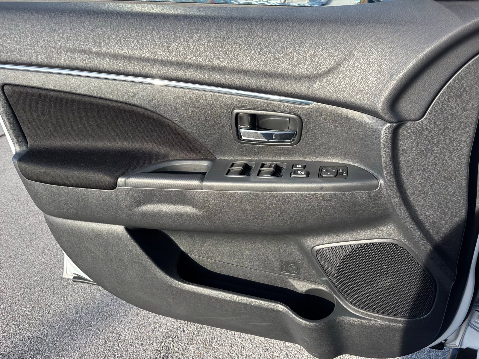 Used 2024 Mitsubishi Outlander Sport ES image 12