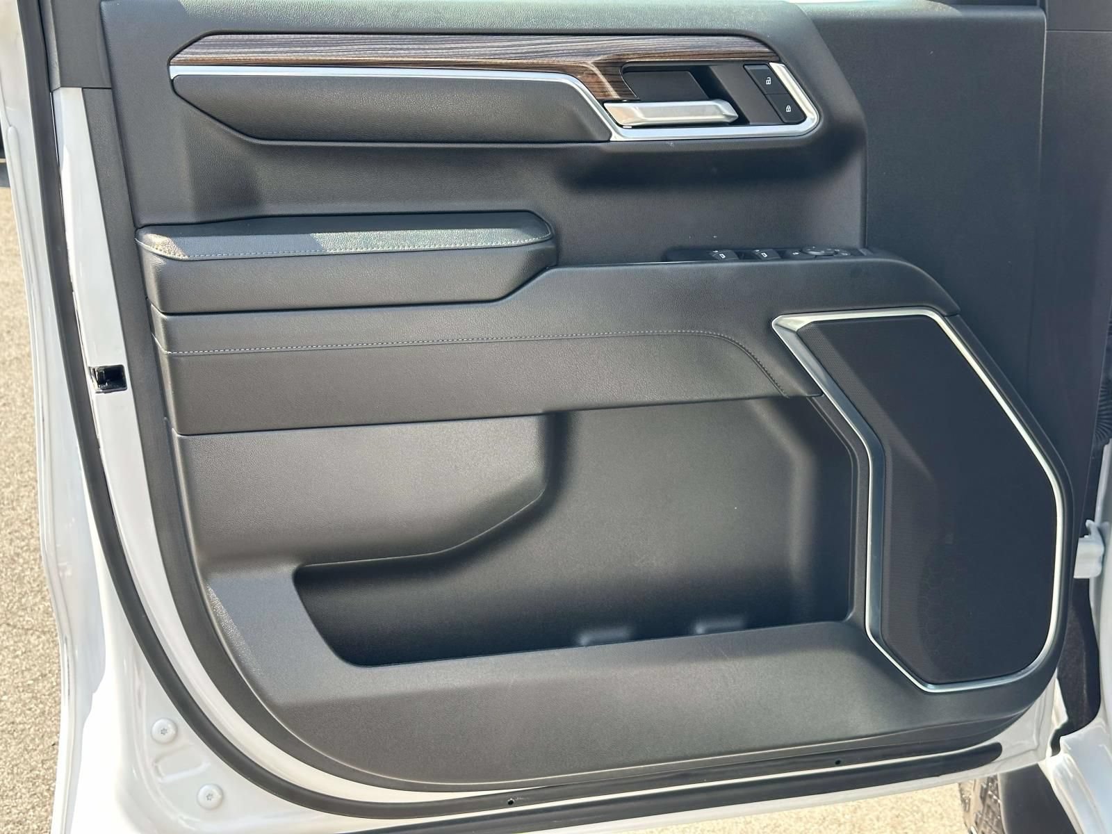 Certified 2024 Chevrolet Silverado 1500 LT AWD/4WD image 21