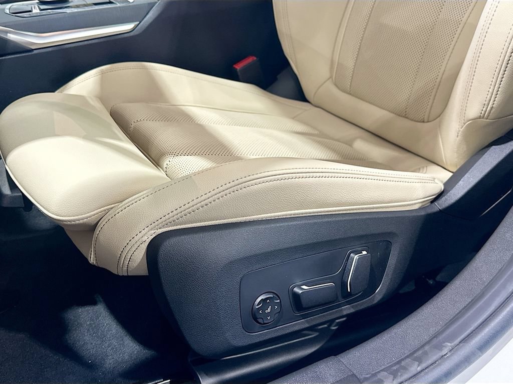 New 2026 BMW 330i xDrive Sedan w/ Premium Package AWD/4WD image 20