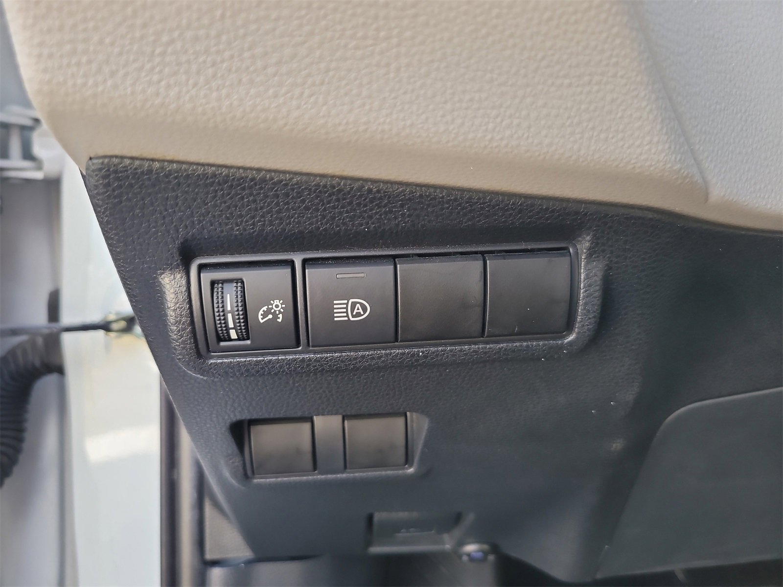 Used 2022 Toyota Corolla Cross LE image 33