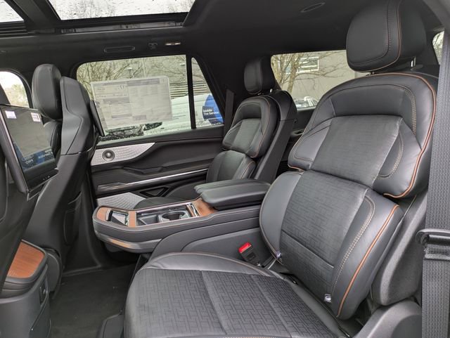 New 2025 Lincoln Navigator Black Label image 12