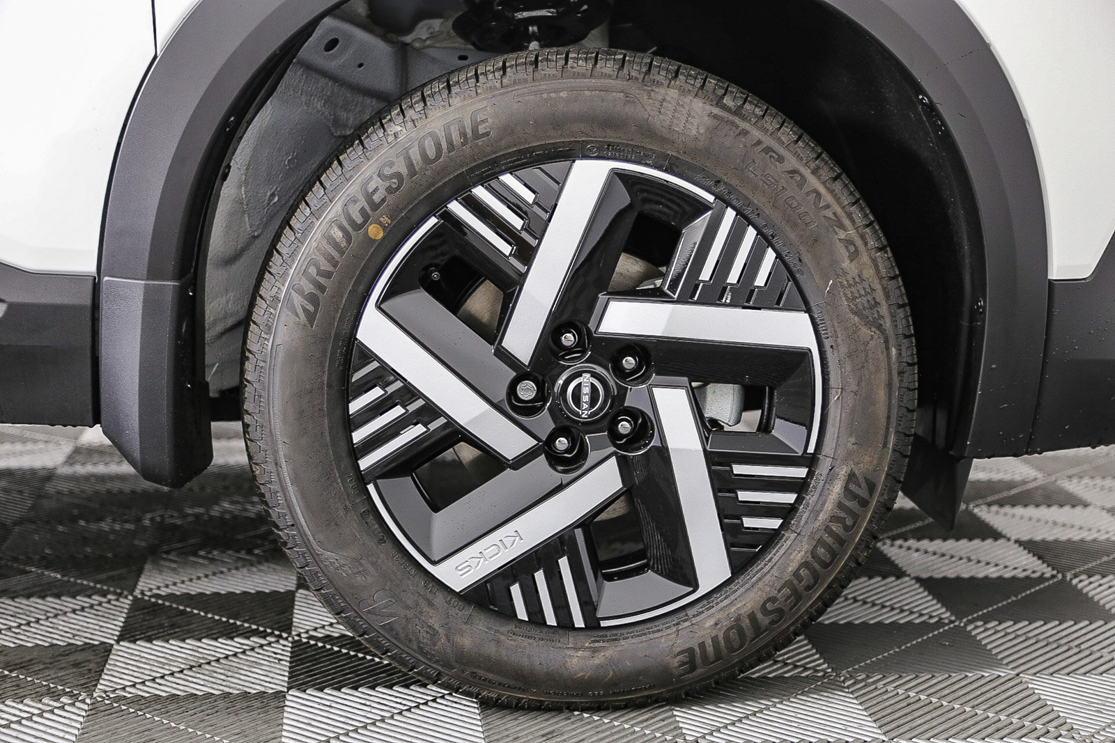 New 2026 Nissan Kicks SV FWD image 10