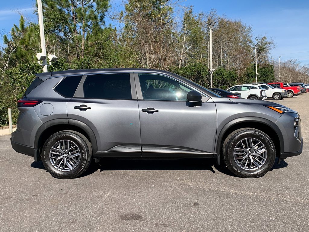 Used 2025 Nissan Rogue S image 7