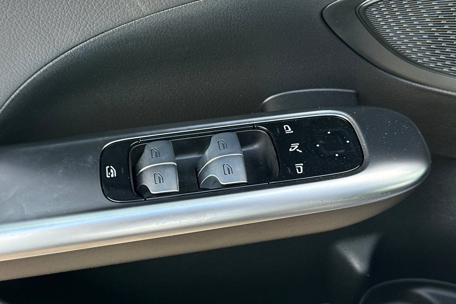 New 2025 Mercedes-Benz C 300 4MATIC Sedan image 22