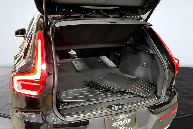Certified 2023 Volvo XC40 B4 Plus w/ Driver Assist Package FWD image 7