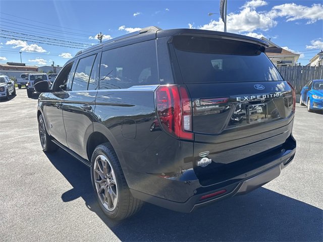 New 2025 Ford Expedition King Ranch image 6
