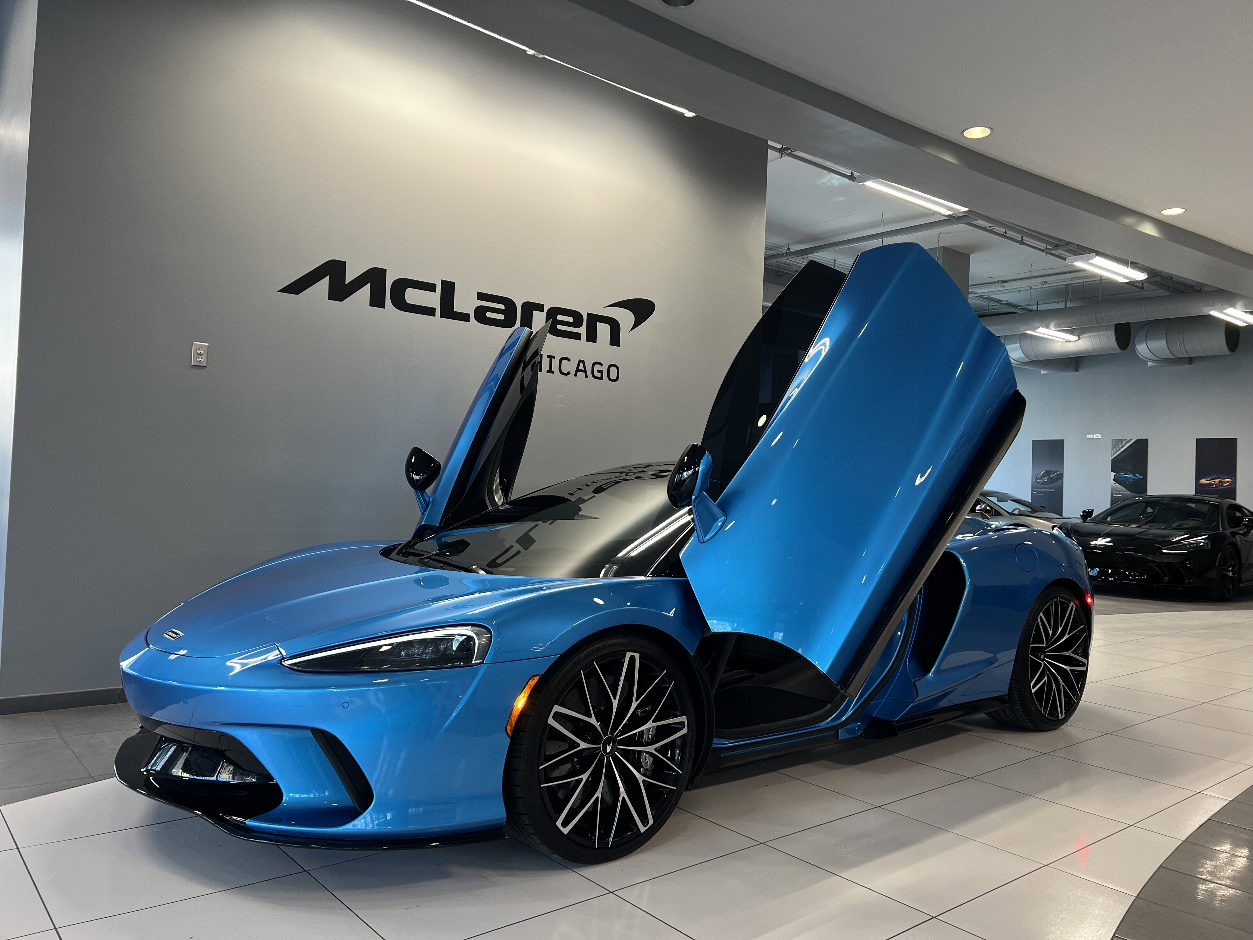 Used 2022 McLaren GT image 16