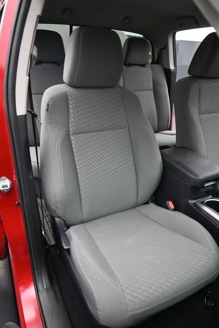 Used 2021 Toyota Tacoma SR5 RWD image 17