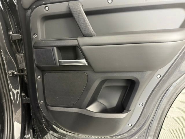 Used 2025 Land Rover Defender 130 V8 image 30
