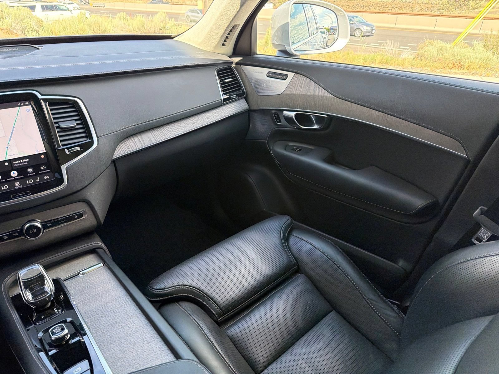 Used 2023 Volvo XC90 B6 Ultimate w/ Lounge Package AWD/4WD image 13