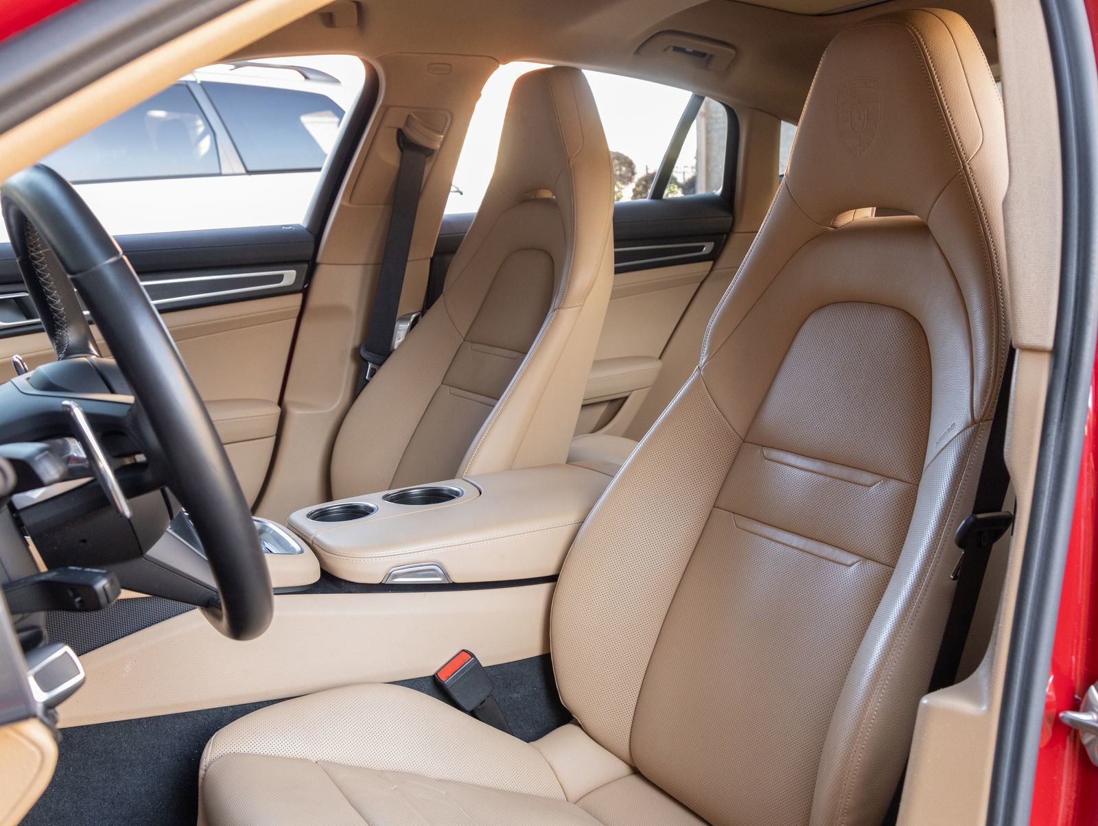 Certified 2023 Porsche Panamera 4 Platinum Edition image 5