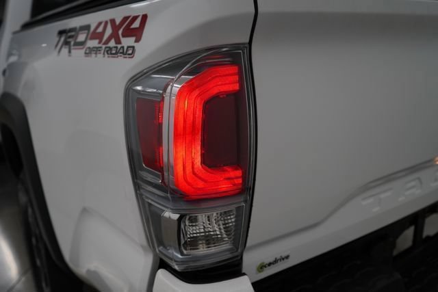 Used 2020 Toyota Tacoma TRD Off-Road w/ Technology Package AWD/4WD image 19