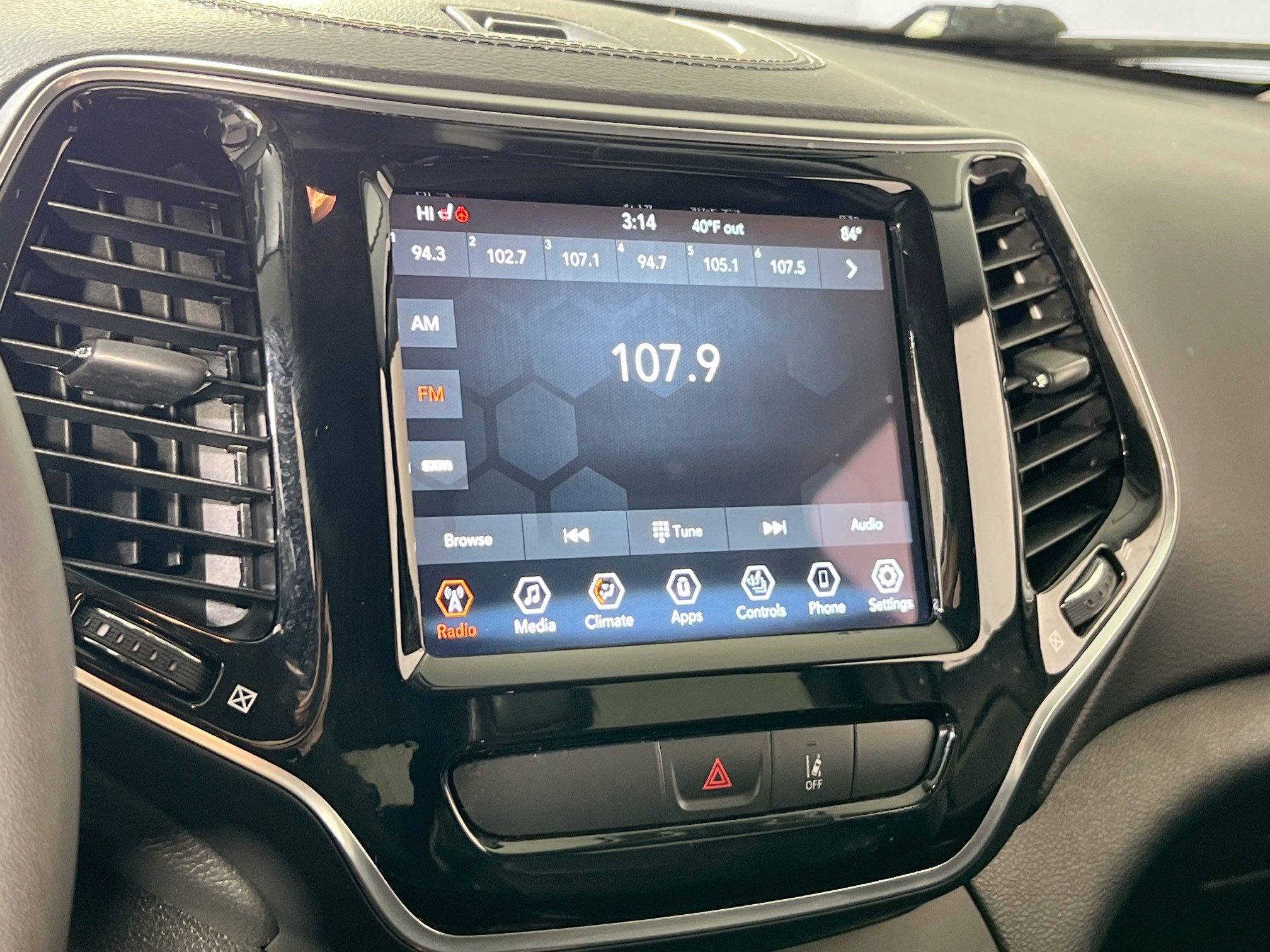 Used 2022 Jeep Cherokee Limited AWD/4WD image 14