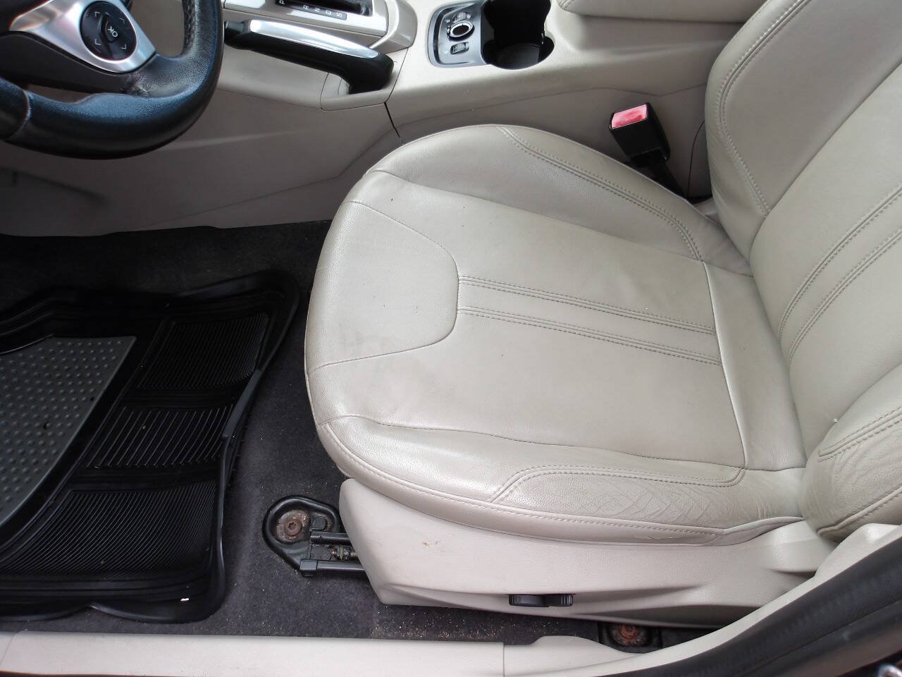 Used 2012 Ford Focus SEL FWD image 22