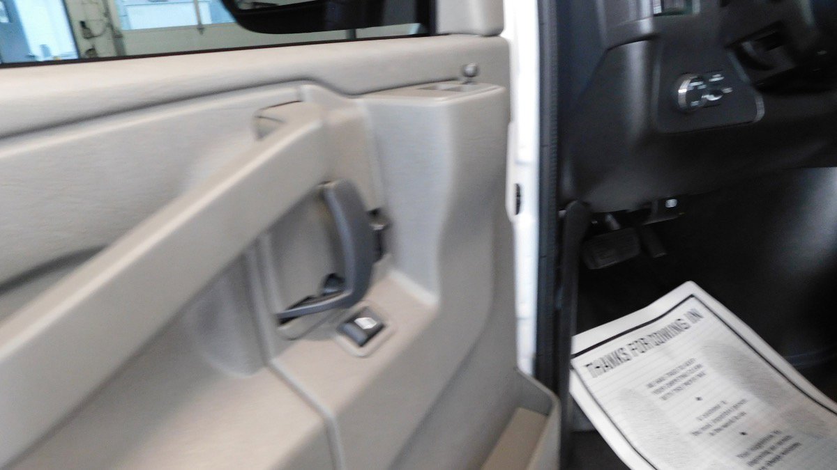 Used 2025 Chevrolet Express 2500 w/ Driver Convenience Package image 15