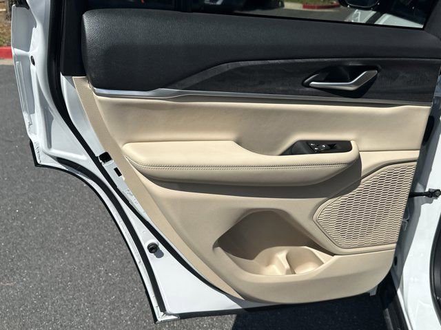 Certified 2024 Jeep Grand Cherokee Limited w/ Black Appearance Package image 23