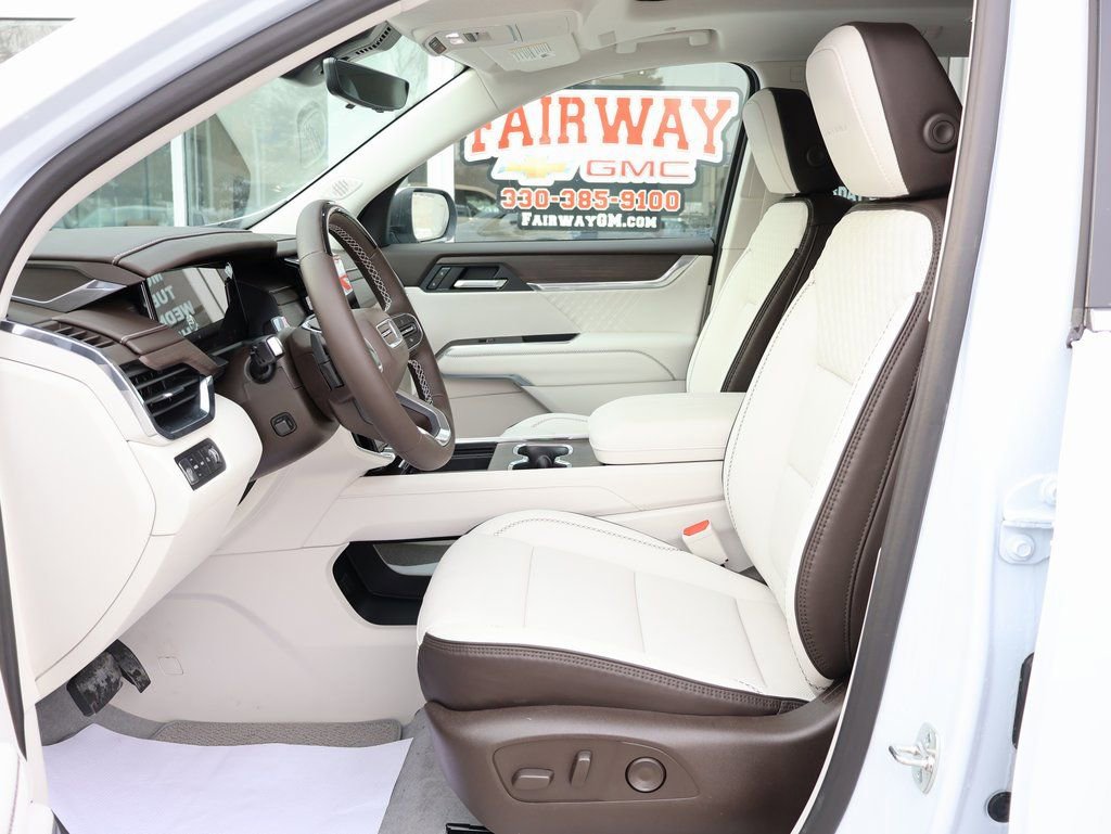 New 2026 GMC Acadia Denali w/ Super Cruise Package image 12