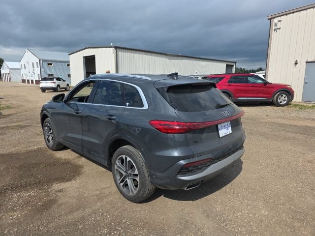 Used 2025 Audi Q5 Premium AWD/4WD image 8