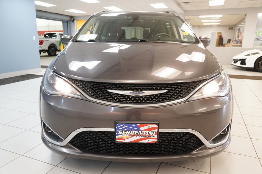 Used 2017 Chrysler Pacifica Touring-L Plus image 17