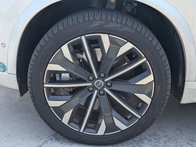 Certified 2025 Volvo XC90 T8 Ultra w/ Lounge Package AWD/4WD image 10