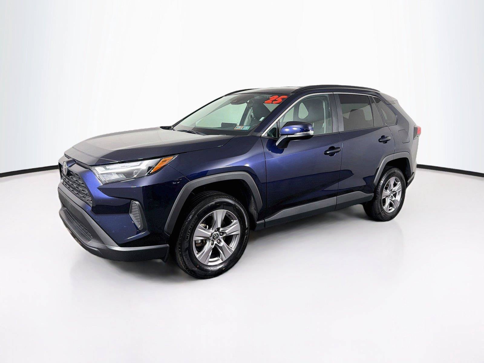Used 2025 Toyota RAV4 XLE AWD/4WD image 7