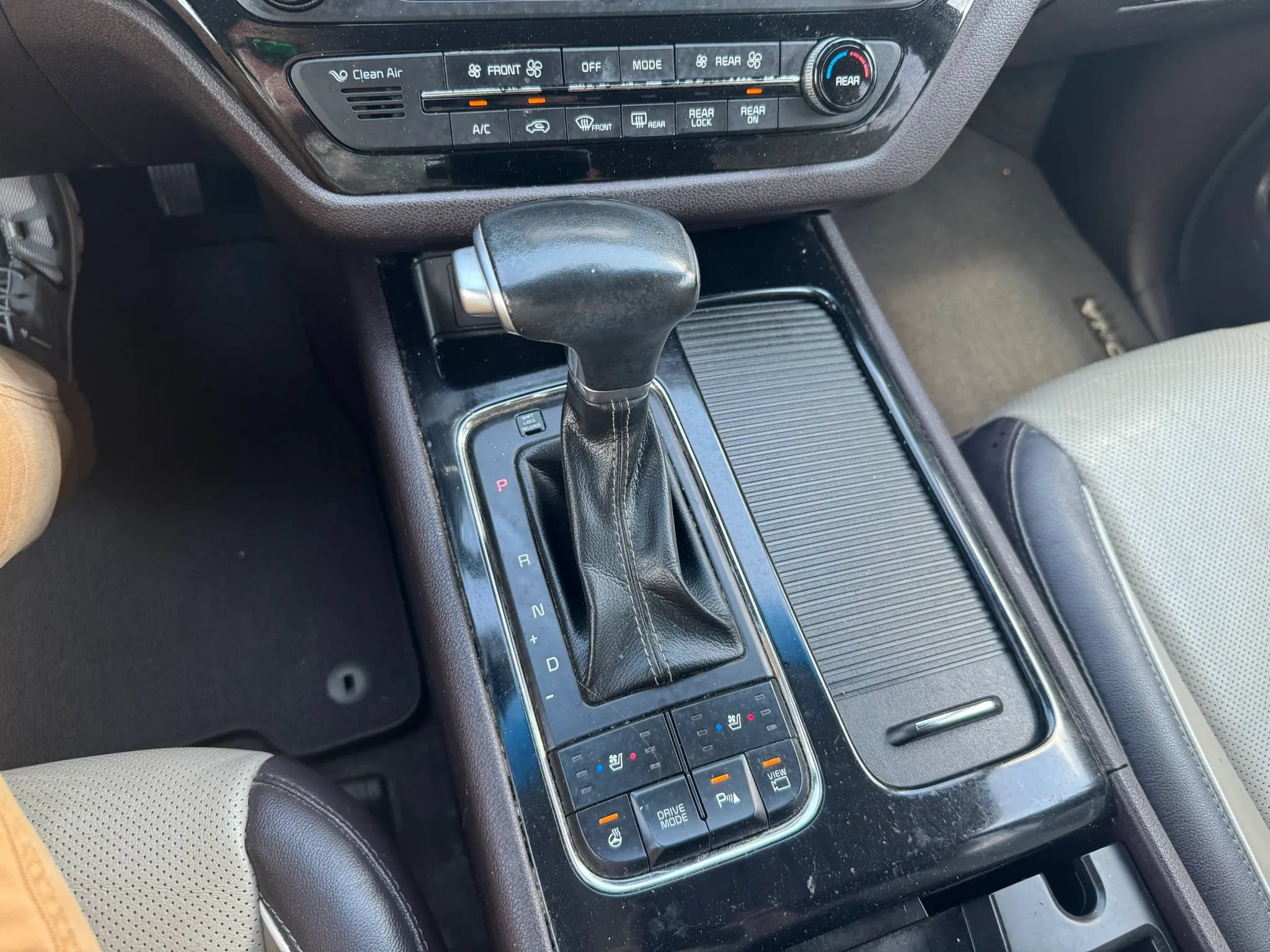 Used 2018 Kia Sedona SX Limited FWD image 19